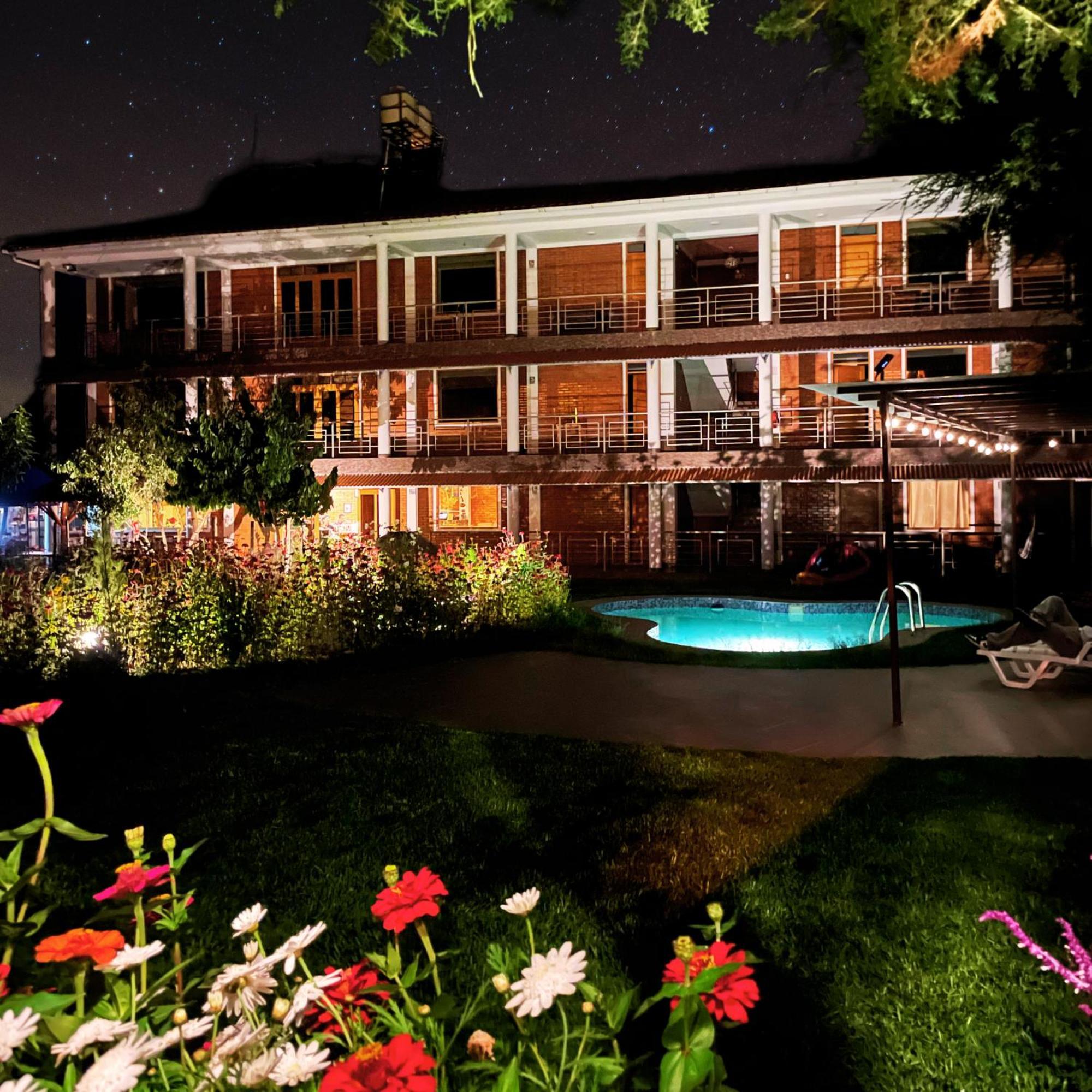 Runaway Eco Hotel Carhuaz Exterior photo